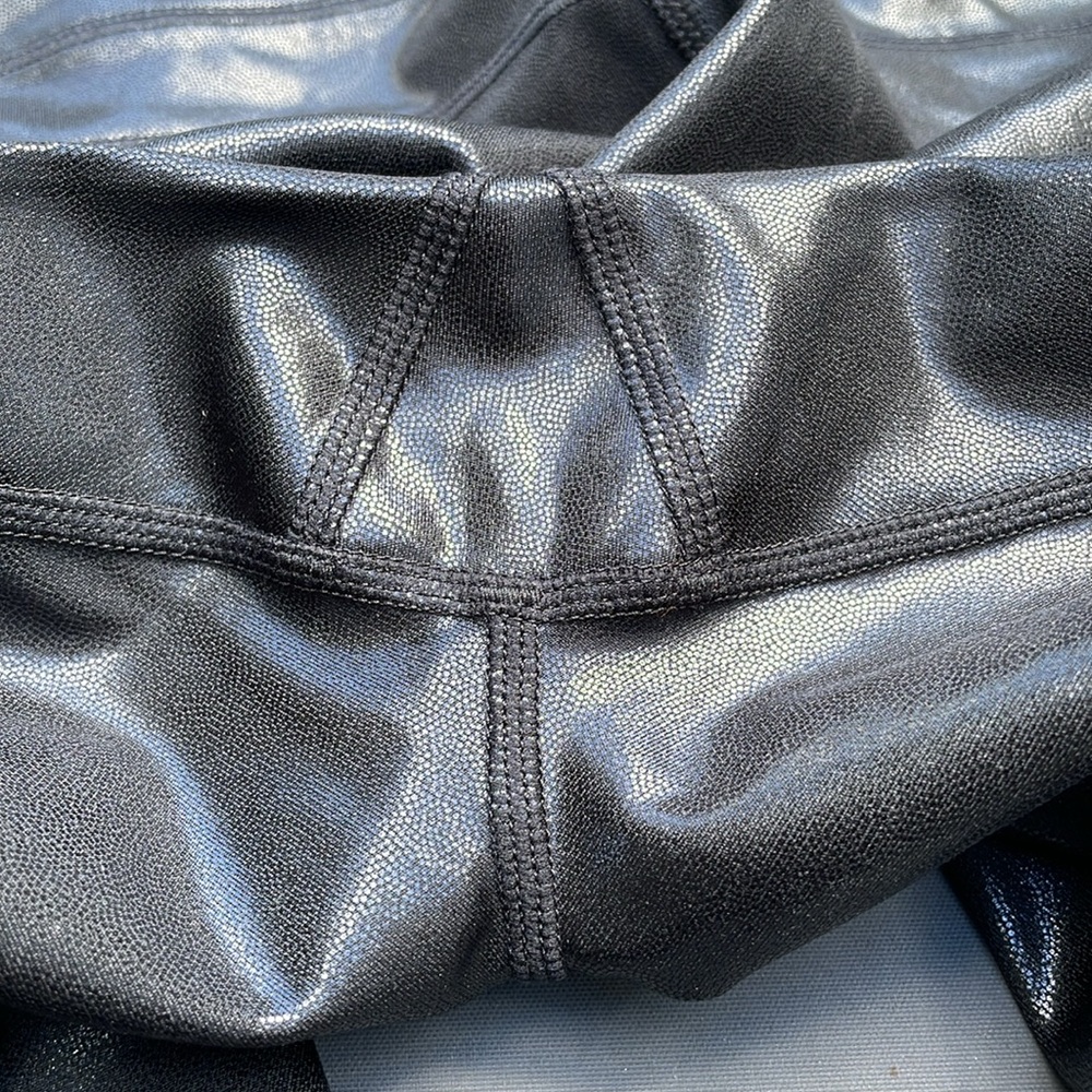 Fabletics Define PowerHold® High-Waisted 7/8 Legging - Picture 10 of 12